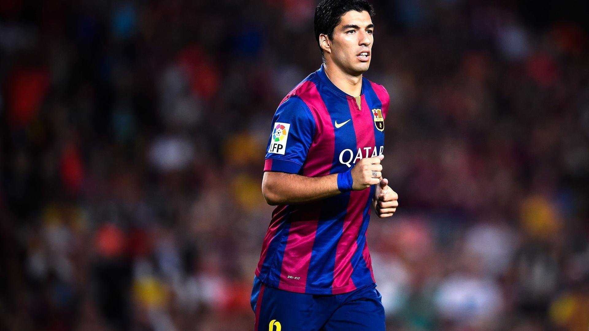 Kaiyun官方网站-绿茵场上的情绪风暴，当姆巴佩的怒吼遇上海港队员的摔瓶，绿茵情绪风暴，姆巴佩怒吼遇上海港队员摔瓶
